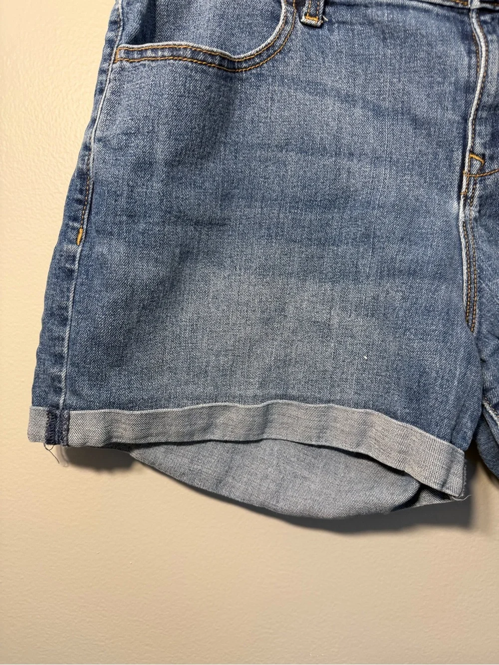 Old Navy Medium Blue Denim Roll-Cuff Women's Shorts